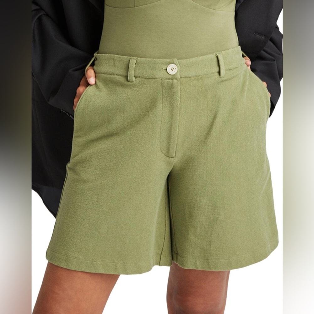 RicherPoorer rustic city short olive green women’s size XS new with tags modern
